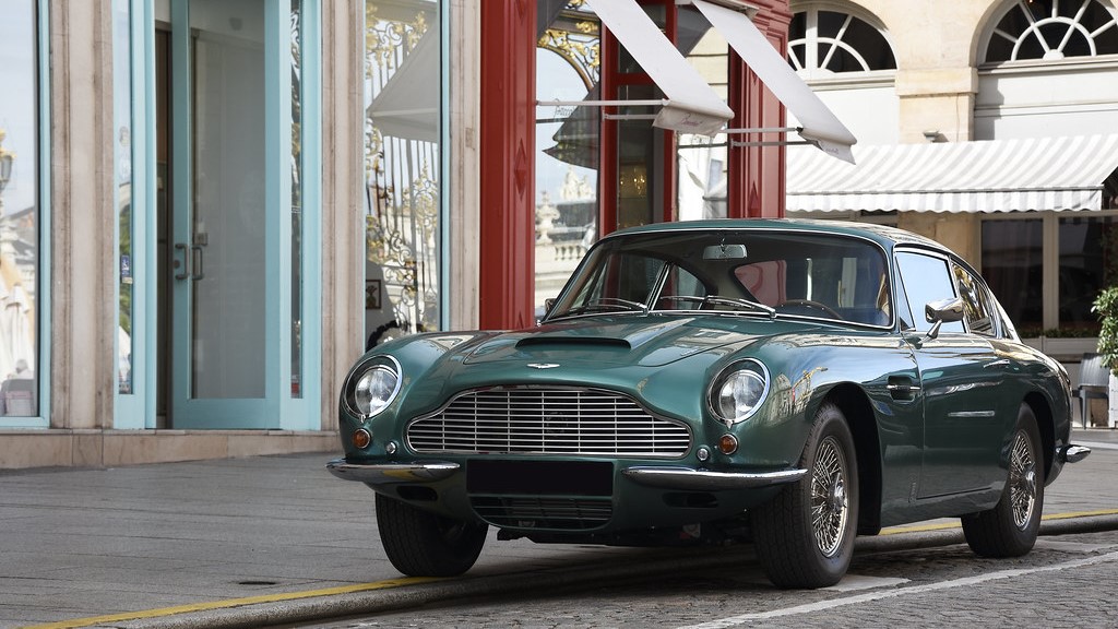 Aston Martin DB6